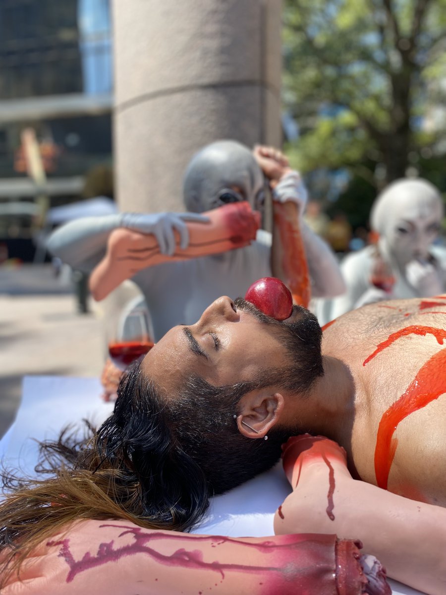 peta's tweet photo. We’re SO proud of our organic, free-range human farm &amp; slaughterhouse 👽 🔪 🥩 We treat our human livestock like family ❤️ Is slaughtering them easy? No, but we do it for the love of REAL human burgers and human bacon 🍔 🥓 https://t.co/NscntOrYZ0