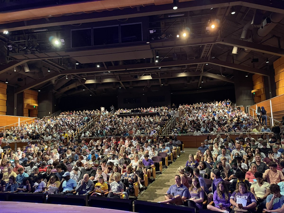 Packed house for @LSU Fall Open House. Enthusiasm for #LSU is higher than ever!