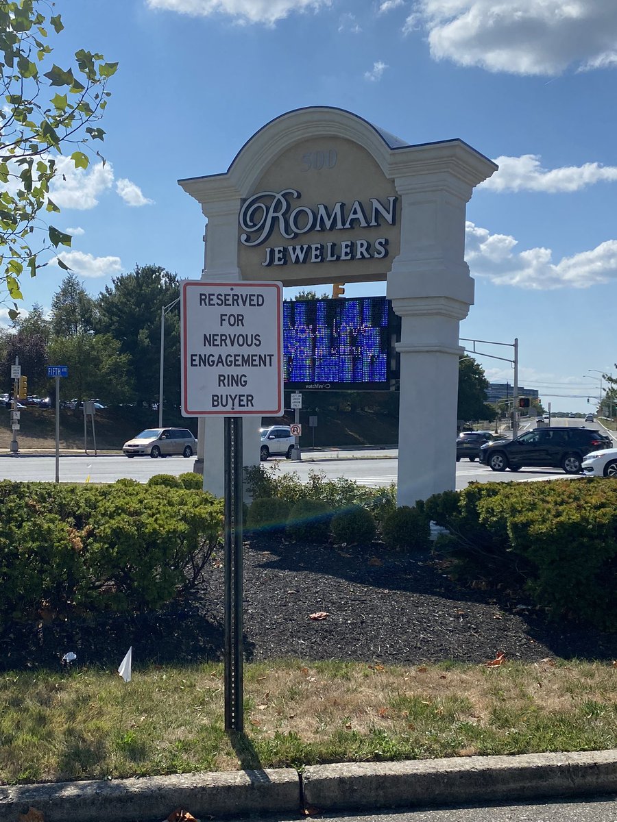 PunithRohan's tweet photo. @romanjewelers very kool reserved parking 👌🏽 https://t.co/WVB959M4uQ