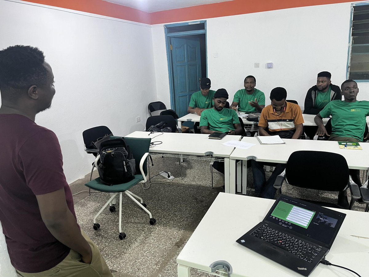 dzansibrian's tweet image. I engaged the super motivated young farmers in the #greencubator this week. 

We are on a journey to make farming cool, profitable and attractive to youth #TimXAccra #NodeEight #SmartFatming #AgTech