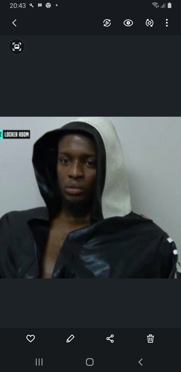 mallygod123's tweet photo. You can just see Swarmz scared for his life #KSIvSwarmz2022 https://t.co/XknKuHnRdB