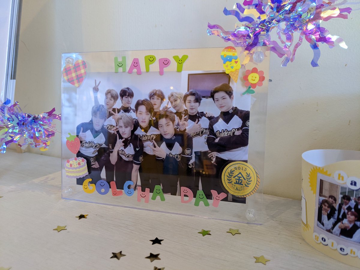 WE ARE IN BUSINESS! ✨

Goodies are limited! I'd love it if you could stop by and say hey! 💛

#GoldenChild
#골든차일드