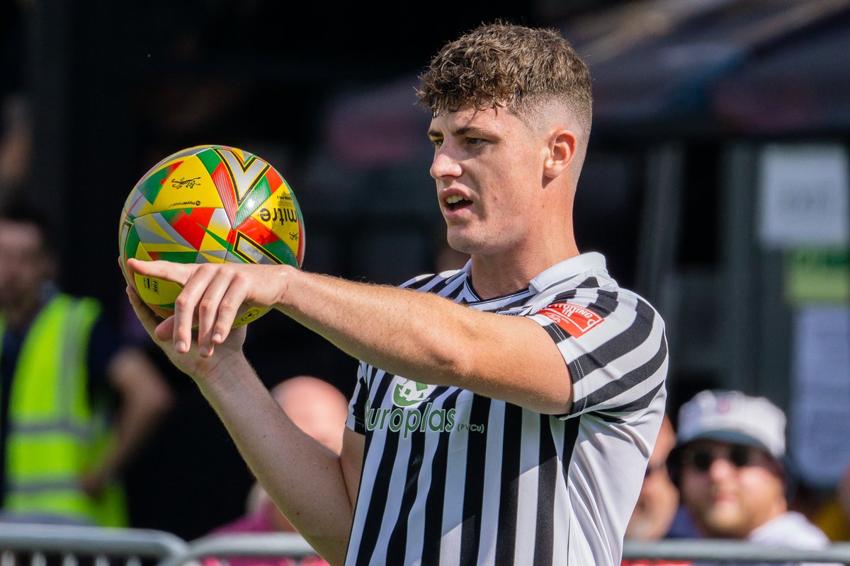 <a href="/MerthyrTownFC/">The Martyrs</a> 1 - 2 <a href="/PooleTownFC/">Poole Town FC 🐬</a> - Full Album: flic.kr/s/aHBqjA4GPX