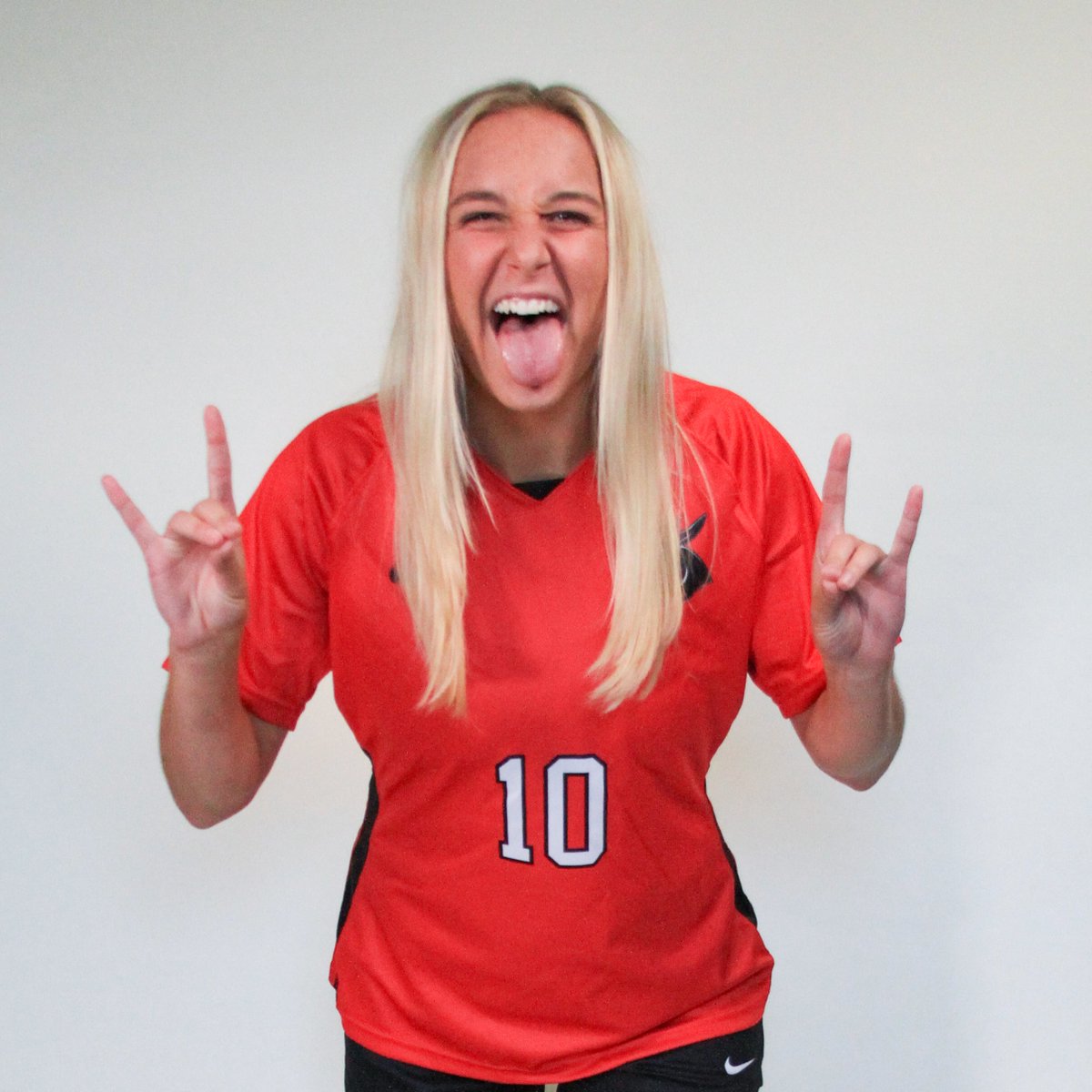 UCM_Soccer's tweet photo. GOAL | Madilyn Hamline blasts a Molly Ricker pass into the center of the net, giving us a 2-1 lead over Oklahoma Baptist in the 68th minute!

#teamUCM https://t.co/SHV6KZfa1r
