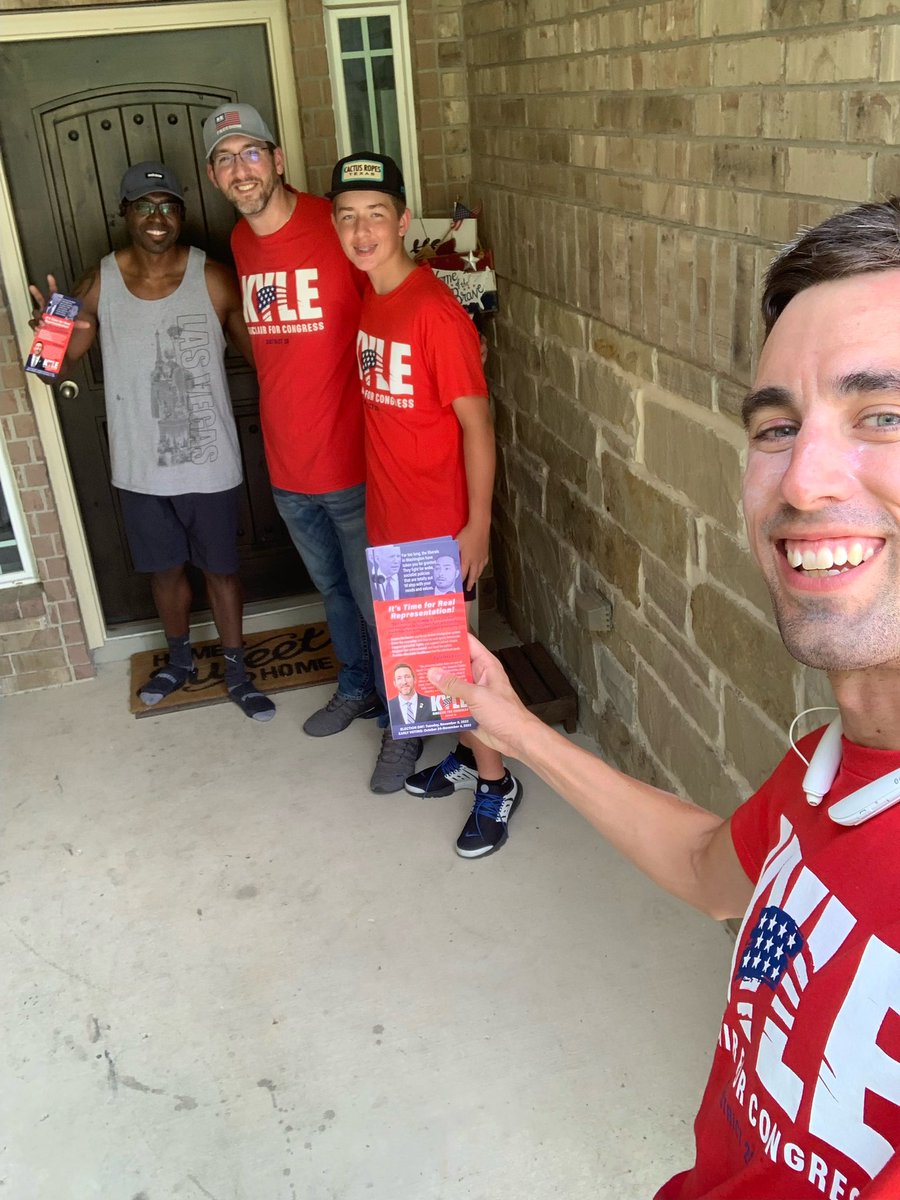kylesinclairGOP's tweet photo. Another great day talking with voters! District 20 is ready for conservative values: tired of high crime, open borders, bad economy, high gas prices, then vote for change!
#votekyle
https://t.co/a9dczMG6TD https://t.co/E99SzrzeRr