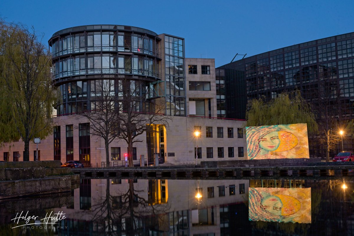 arlettka's tweet image. Feenbild meiner Bilderausstellung #Feenportal, hier aus dem #Lightpainting-#Pixelstick, fotografiert und nachbearbeitet von Holger Hütte. Entstanden 04.2021 in Hannover am Raschplatz 🧞‍♀️#Designsie