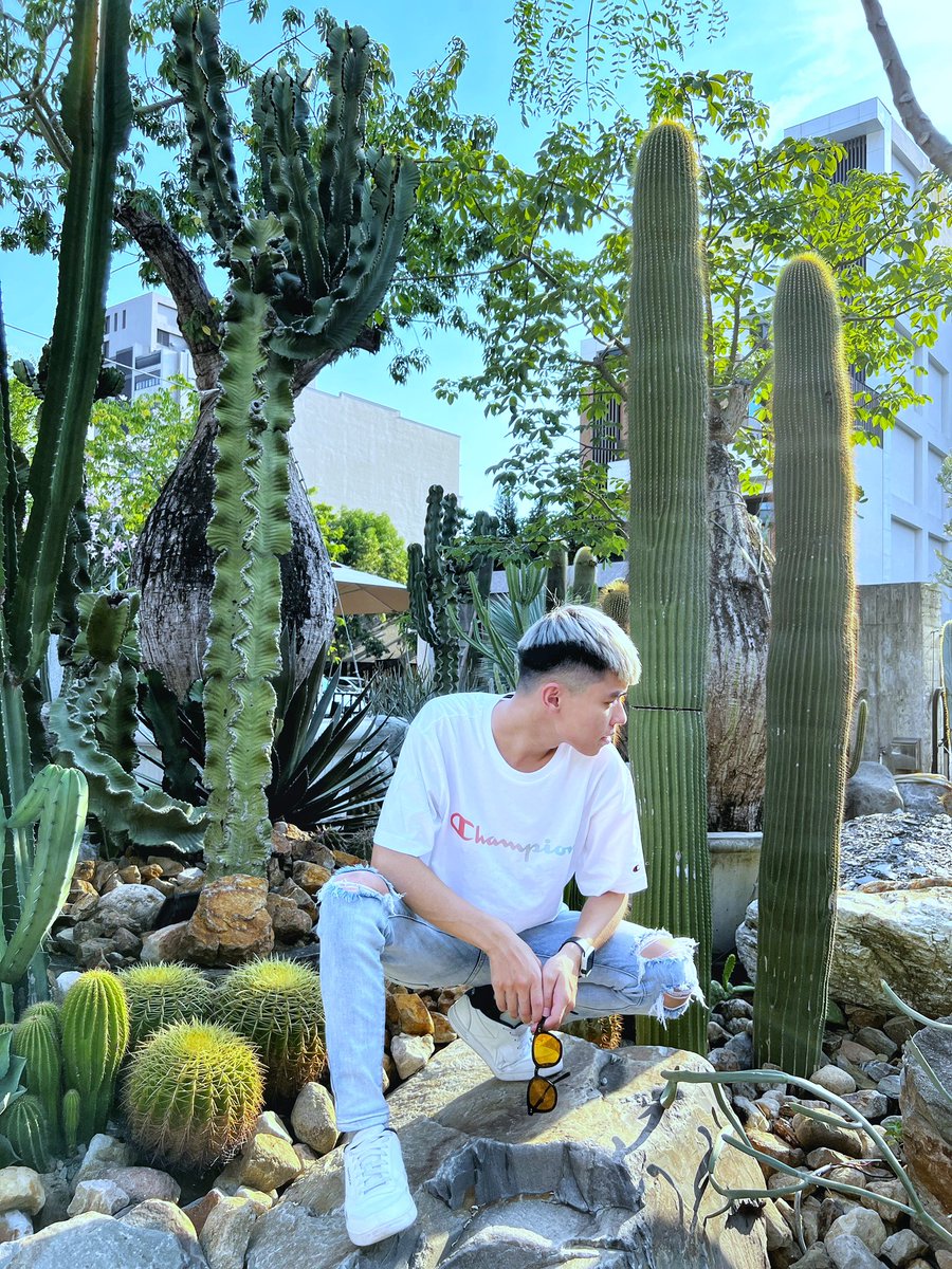 Yc202829's tweet photo. 19歲的最後一天😆😆 https://t.co/l5vFGkrO0M