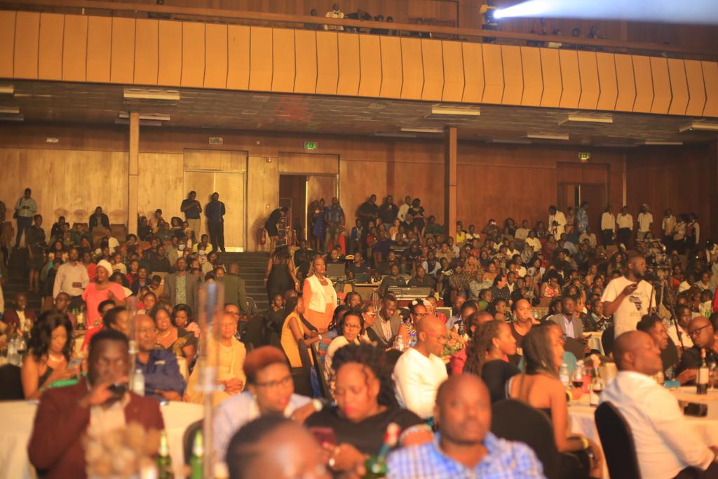 Legendsaliveug's tweet photo. More pictorials from tonight's blaze #MariamNdagire killing it.

#LegendsAliveUg, #MoniqueSeka, #rgConsult. 
Grooving with:@bukeddetv ,@newvisionwire , @PepsiUganda , @simbaradio , @nakaseromarket1#LegendsAliveUg, @RemmygiousL https://t.co/qxdyy5hC8R