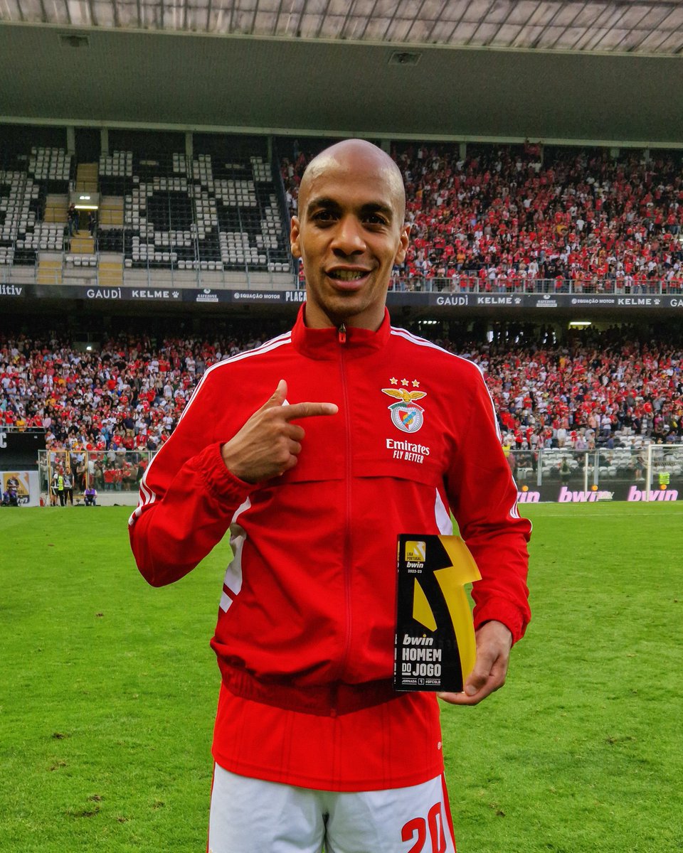 Um orgulho ter usado a braçadeira de capitão pela primeira vez numa equipa e num grupo de homens com o qual me identifico bastante! <a href="/SLBenfica/">SL Benfica</a> grande vitória, vamos por mais todos juntos 🔴⚪️