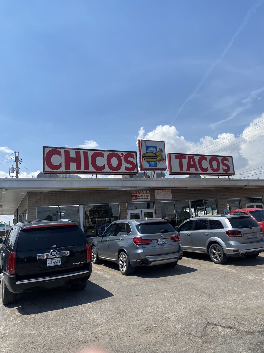 Vanislegend4L's tweet photo. When in El Paso.. https://t.co/M1WzwOzPw9