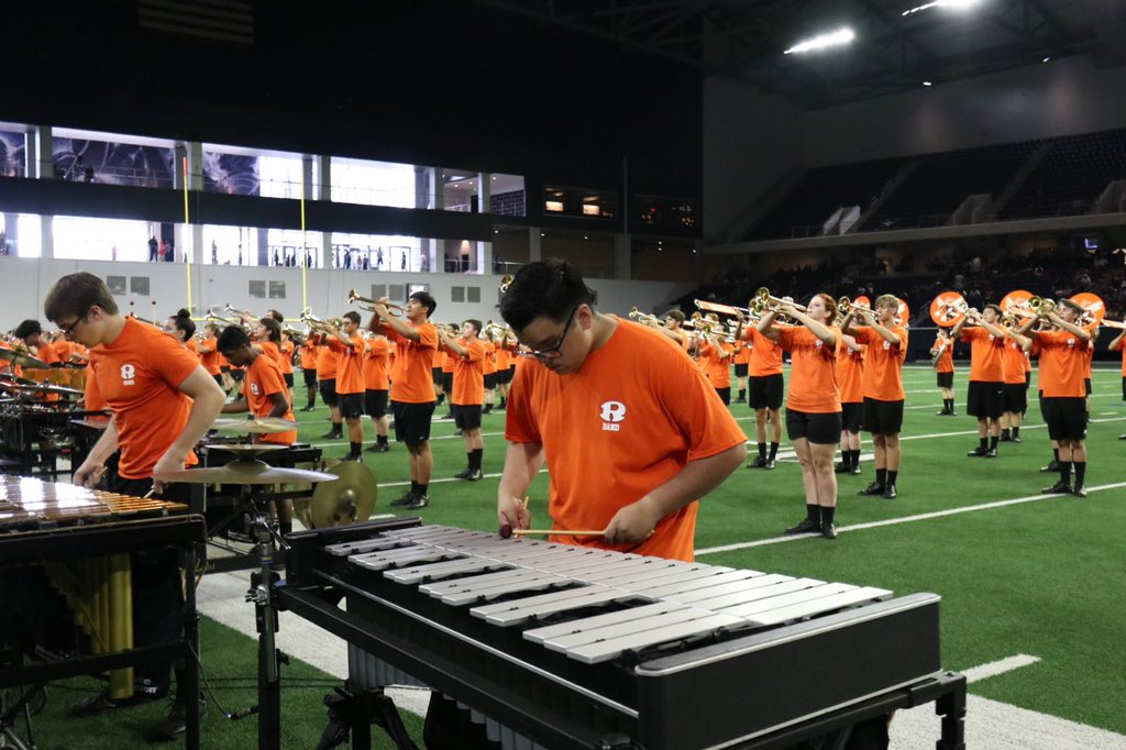 WHAT A SHOW 🐝 
#JFND 
<a href="/RHSStingerettes/">RHS Stingerettes</a> <a href="/OWB_JFND/">Orange Wave Band</a>