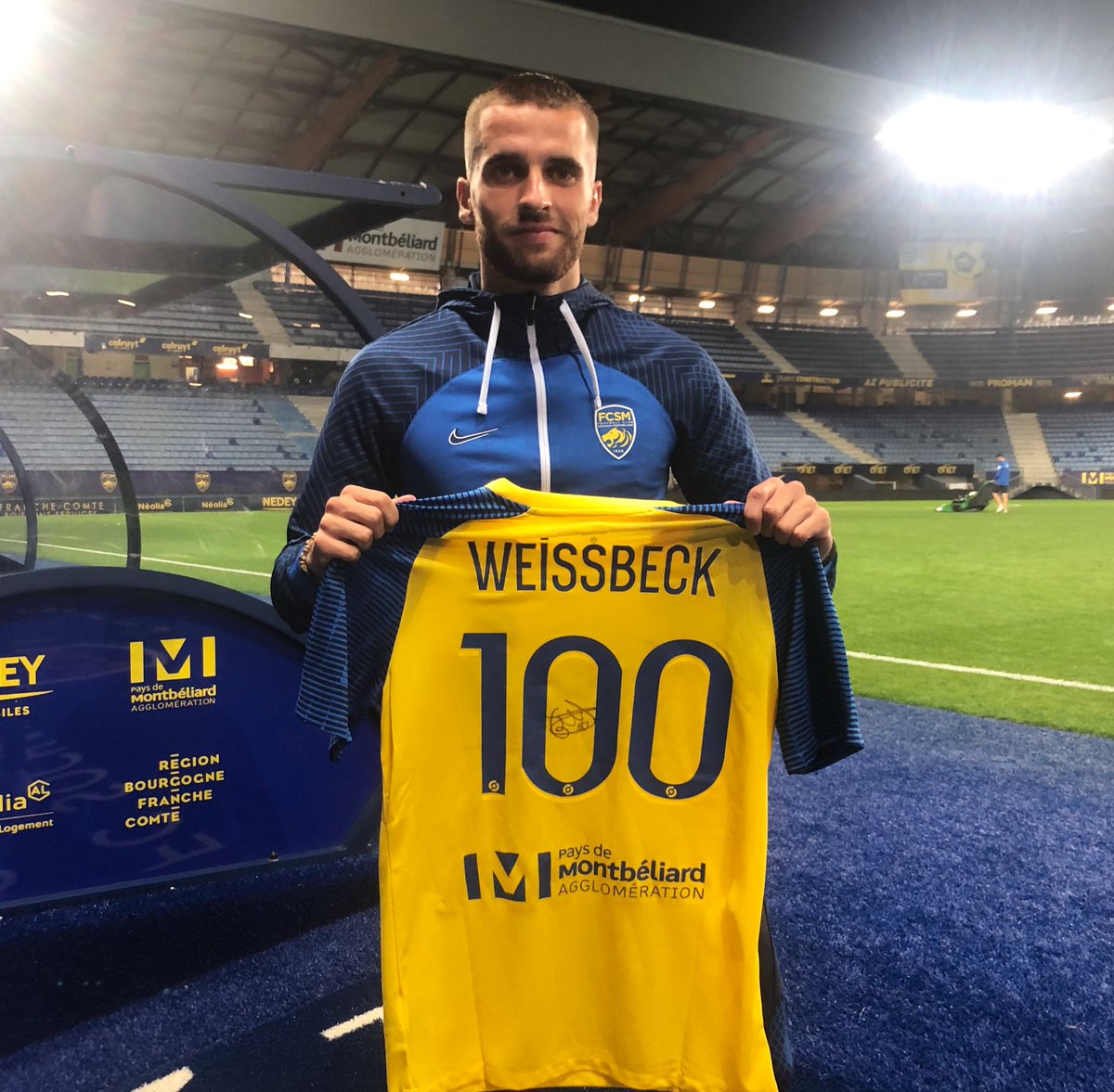 FCSM_officiel's tweet image. 🦁🎁 Le Capi a décidé de vous offrir son maillot pour fêter ses 100 matches de @Ligue2BKT sous les couleurs du FCSM !

🔁 Follow + RT pour participer ! Bonne chance !

3️⃣-0️⃣ #FCSMCNFC