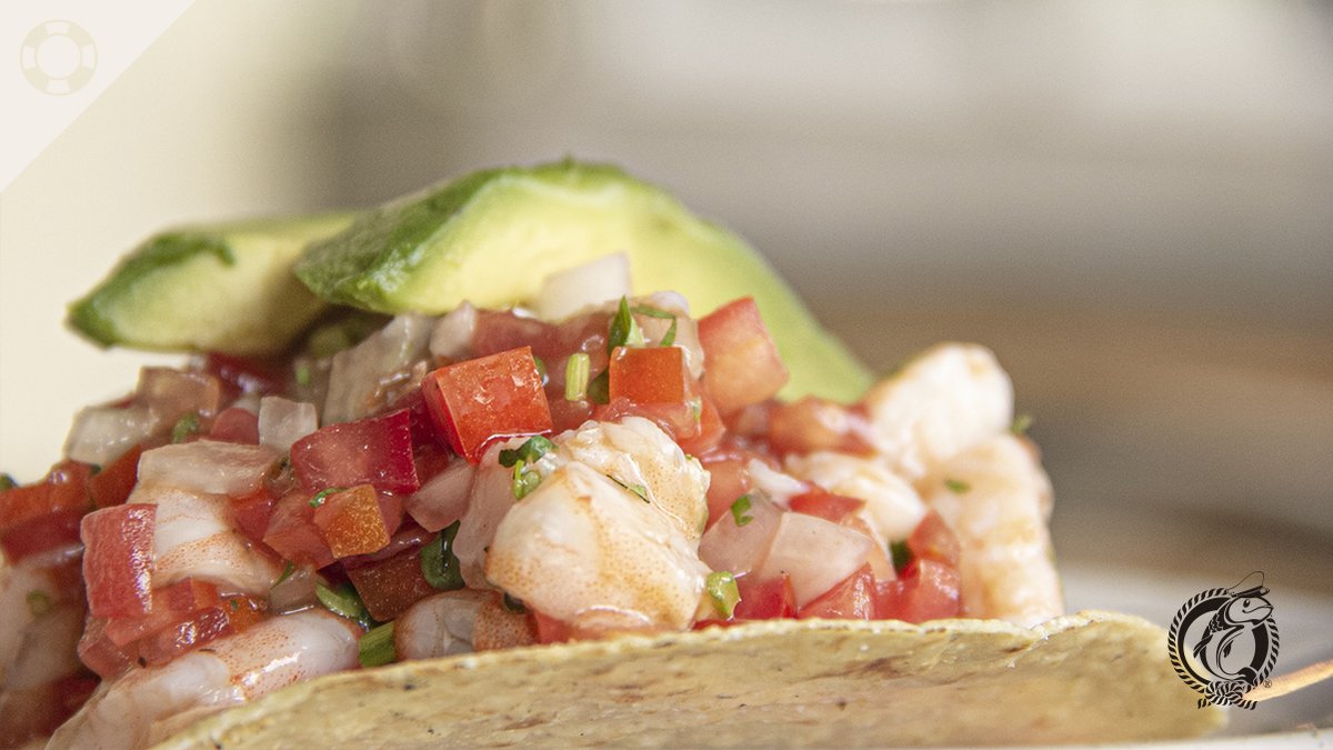 SoyCapitanP's tweet photo. Que tal comenzar tu fin de semana con una deliciosa «Tostada de ceviche de camarón»🦐,acompañada de una refrescante cerveza 🍻 

¡Te esperamos en #LaMejorPescadería!

#tostadadeceviche #tostadadecamaron #tostadadecevichedecamaron #deliciousfood https://t.co/CFshiDJYfC