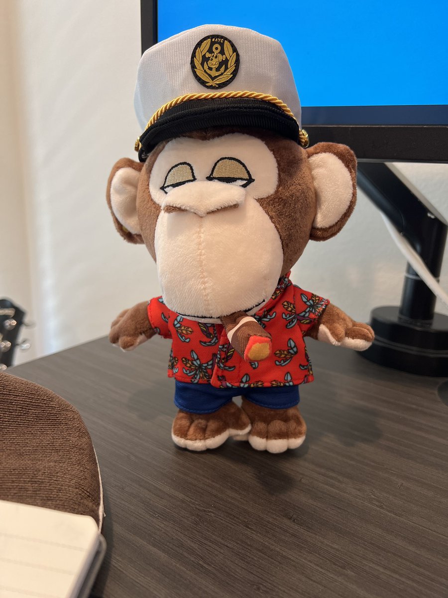 ThaLastDJ's tweet photo. Look who showed up at my doorstep looking for a place to crash 🦍 #BoredCurtis @BoredApeYC #bayc https://t.co/1zD0pkjIkk