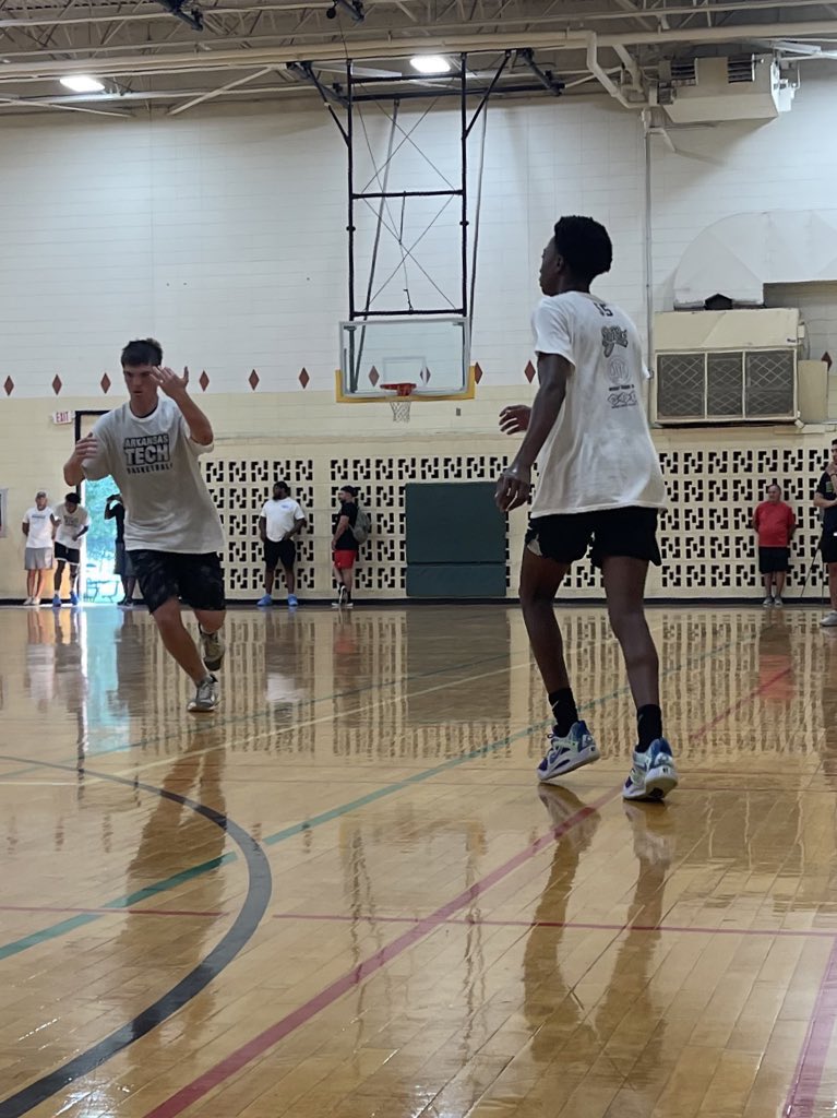 gregoryneely_'s tweet photo. Had fun at camp today!!!!!
@ATUMBB https://t.co/niYBh4oevr