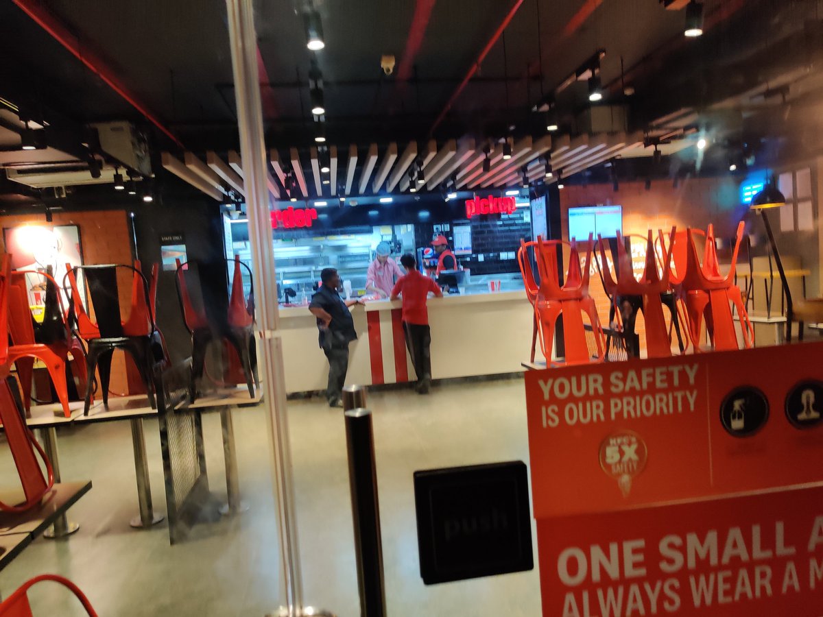 PragatChavhan's tweet photo. @KFC_India close the stores if you can not provide the service. Worst service ever. Almost One hour to prepare the order. Accepting orders on swiggy but not on official kfc site.
@kfc
#kfcpune #kfc https://t.co/lvEovIW1qC
