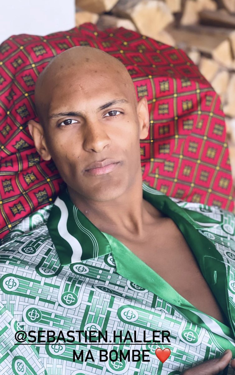 _BeFootball's tweet photo. Sébastien Haller a commencé son traitement pour son cancer des testicules.

Force à lui 🙏

📸 @saedeciv https://t.co/iAZISrLkJ0