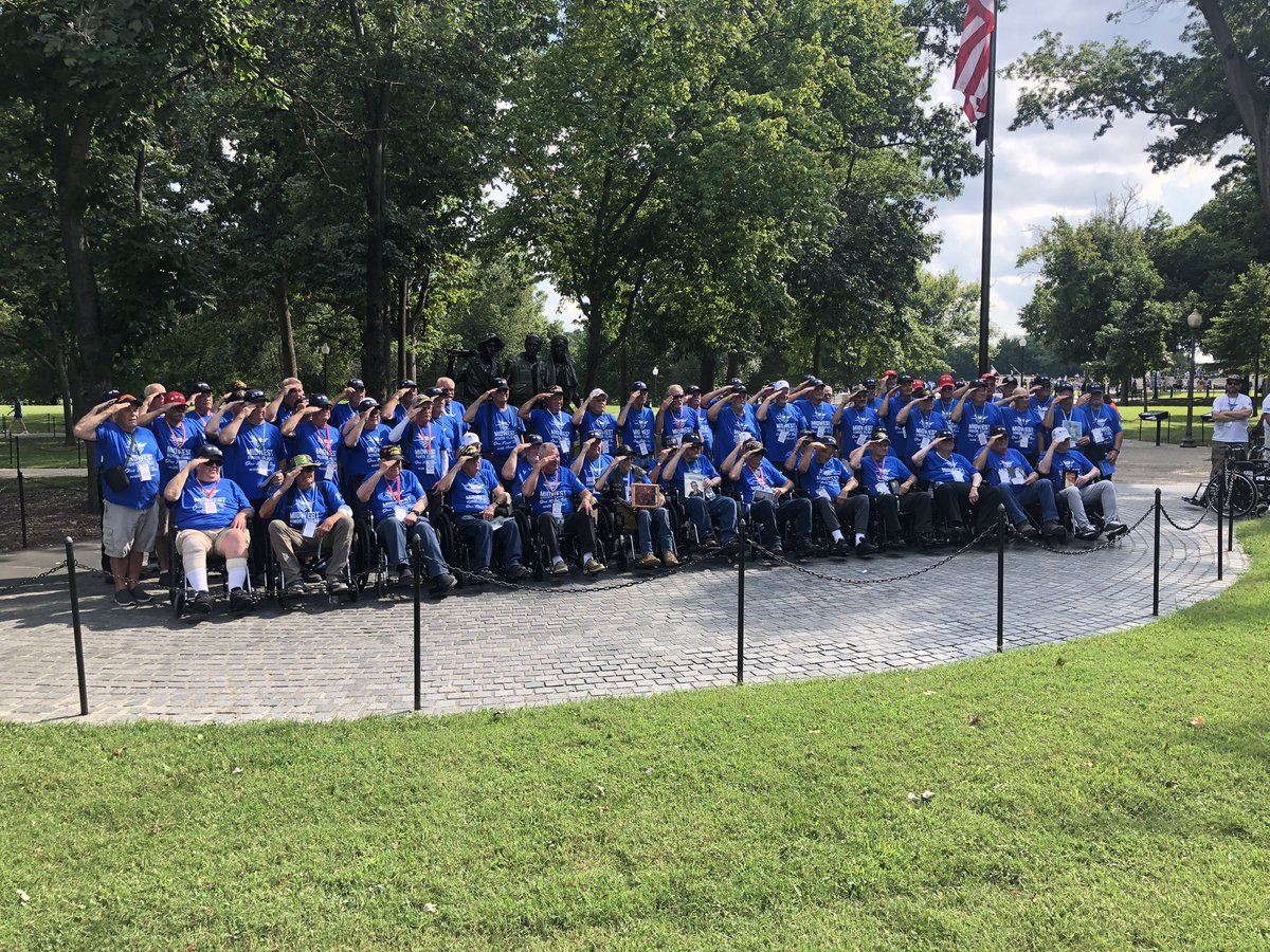 SDStateSociety's tweet photo. Midwestern Vietnam Veterans: Thank you for your service and Welcome Home! 🇺🇸 https://t.co/HoTRM5t4f8