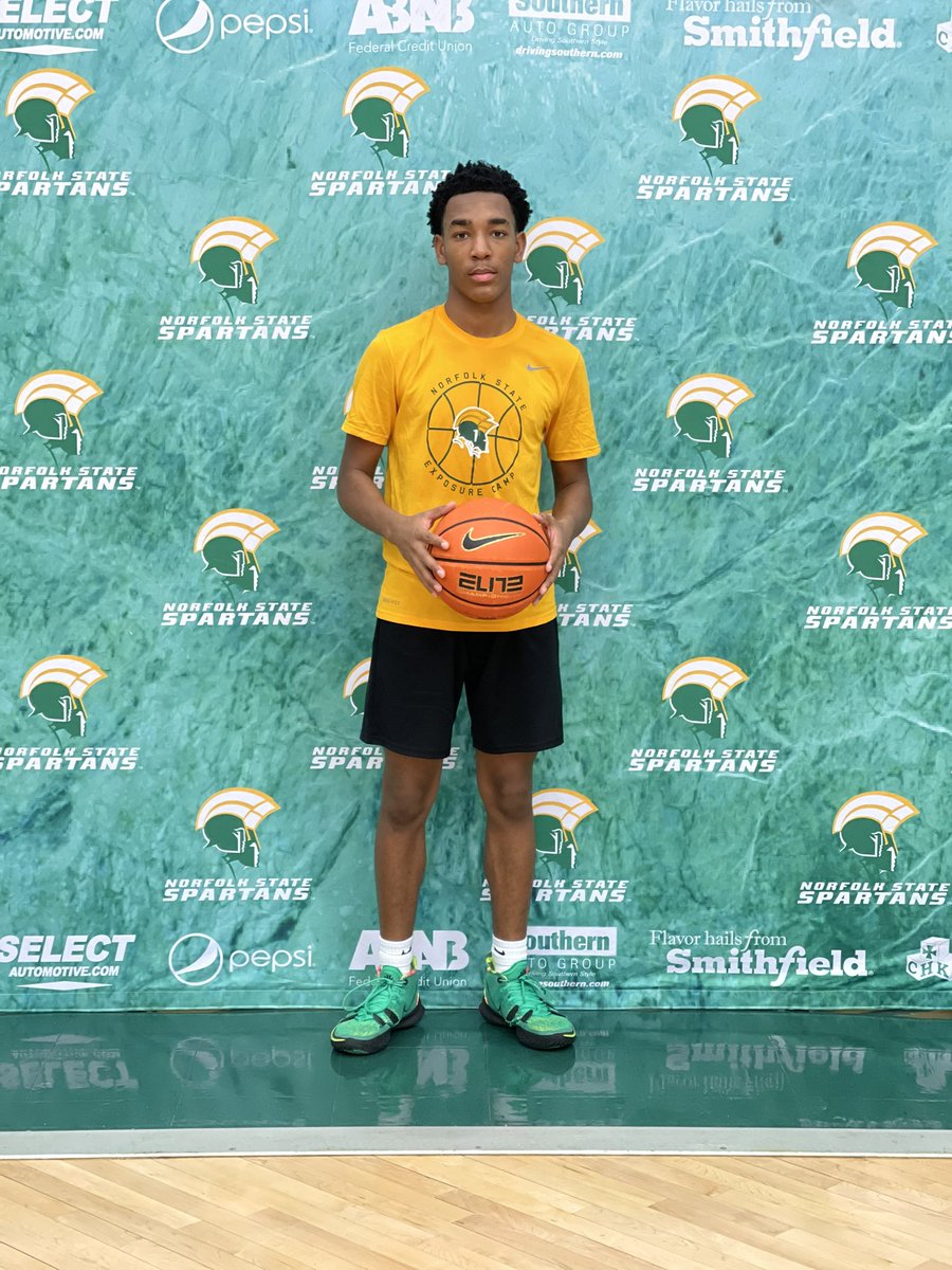 Timjames757's tweet photo. Great Exposure camp today at NSU 💪🏾 https://t.co/GCXF86VbGH