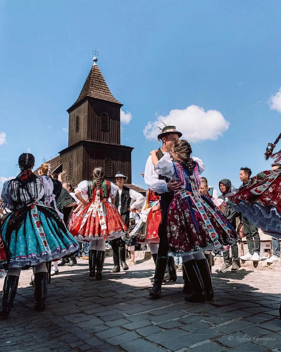 DNewsHungary's tweet photo. https://t.co/k1DnmdLM6y
Top news from Hungary: #airshow and #fireworks in #Budapest, #WizzAir left 200 passengers in #Madrid, #IT problems at #BudapestAirport, #activits who died in Rome in strange circumstances may have claimed that the Hungarian Justice Minister was a lesbian. https://t.co/8Q1LFLCJzX