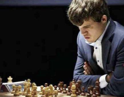 unclejaee's tweet image. How texting my crush feels like. 😭