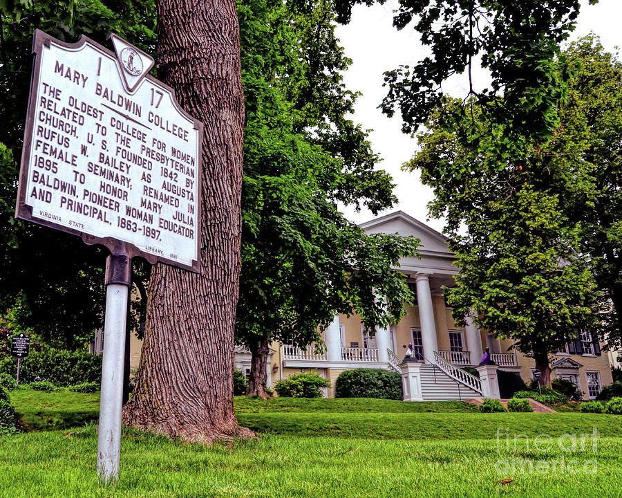 KerriFar tweet media