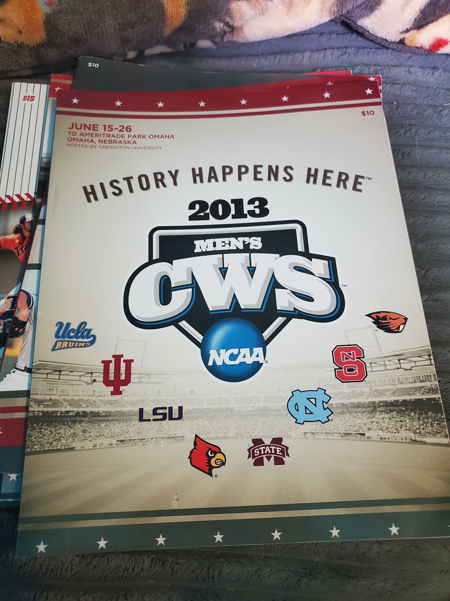 TheProwlingCat's tweet photo. Fun addition from last weeks garage sales. Bought 4 different years of these as it was all they had. It looks like it'll be a good read with articles like the Winfield in the last pic. @oriolesrise @Markhoyle4 https://t.co/0jV9KT5bV0