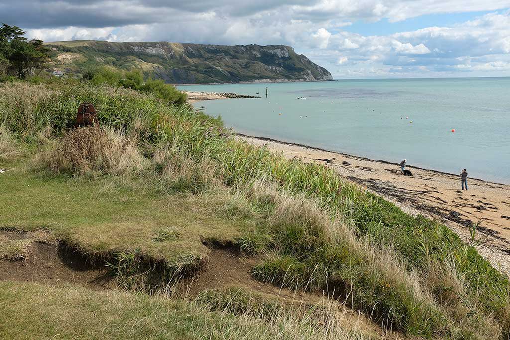 SidLawrenceRoma's tweet photo. Relived some childhood memories this weekend. Home of my grandparents #Upwey as pretty as ever and #Weymouth in good nick. Sea flora in bloom as I paddled across #RingsteadBay this morning @DorsetGuide https://t.co/kUfv4a1e72