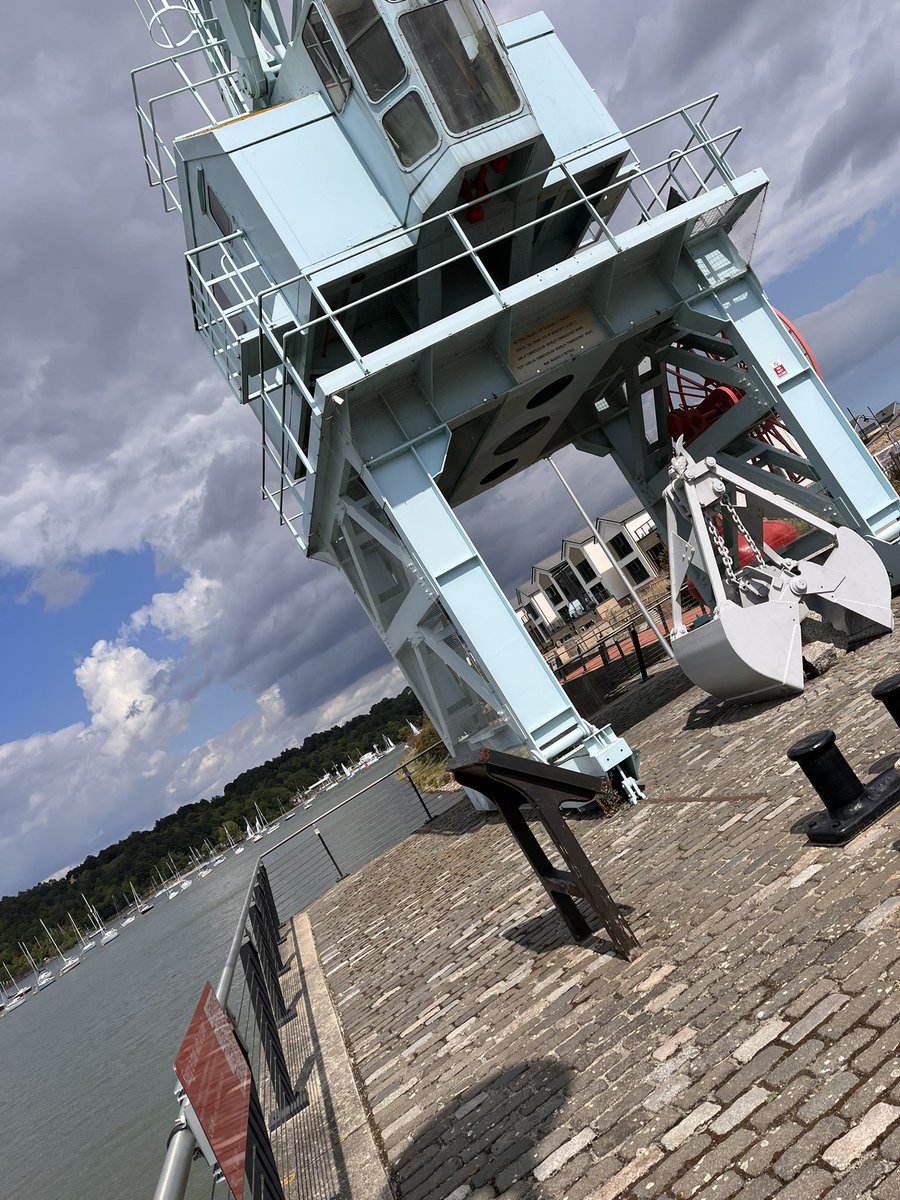 40Tinks's tweet photo. Followed the @ElectricMedway #TalkingCranes trail in Chatham Maritime. Note to self look up more! I didn’t do them in order. But great idea and fun.Festival continued tomorrow. #augmentedriver #AI #HelloLampPost @Enjoy_Medway @MedwayArts https://t.co/DERCaBsCOI