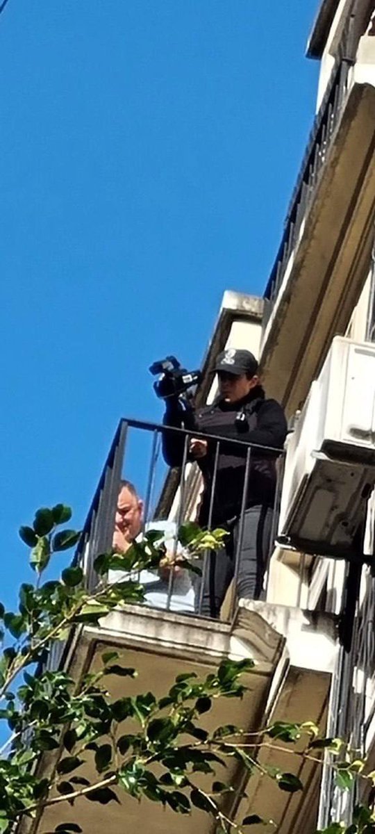 tomiledesmaok's tweet photo. Asi hace inteligencia la policía de Larreta en la movilización de hoy. Estas imágenes nada tienen que ver con la democracia. https://t.co/fopISLuzFV