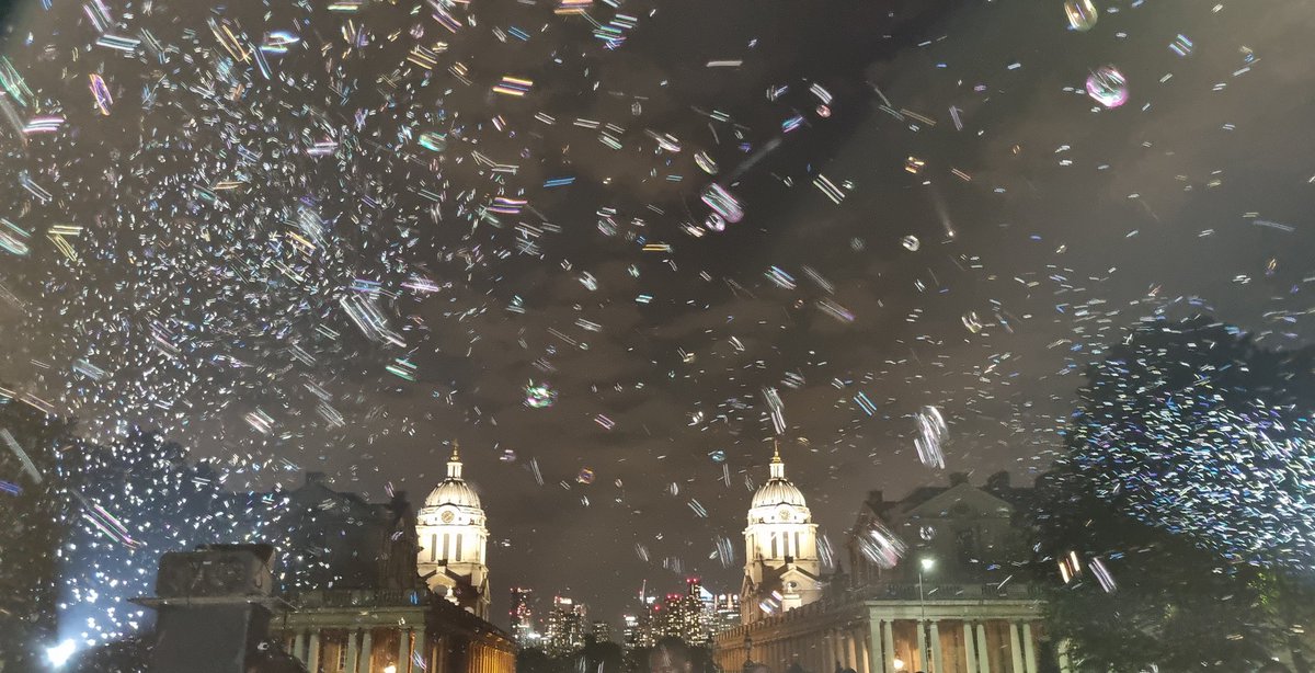 simplyrasha's tweet photo. The most beautiful installation to kick-off @GDIFestival 2022!

SPARK ✨️ by @SRoosegaarde recreating the magic of fireflies with biodegradable bubbles! https://t.co/mbv5RSgZES