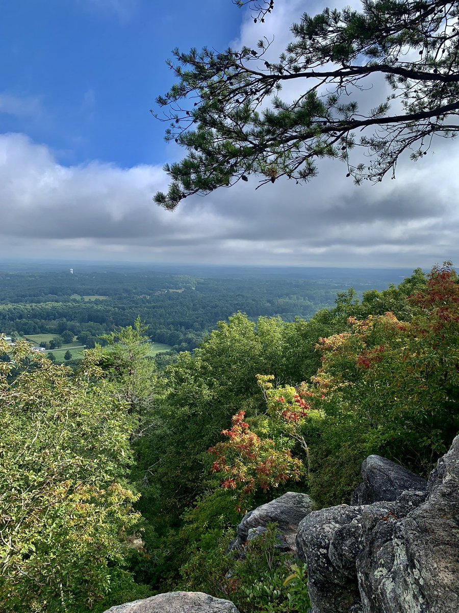 TeacherFit_'s tweet photo. Saturday hike views. Retweet and share your weekend wellness outdoor pics. #TeacherFit #StudentFit https://t.co/CgH80ke3gy