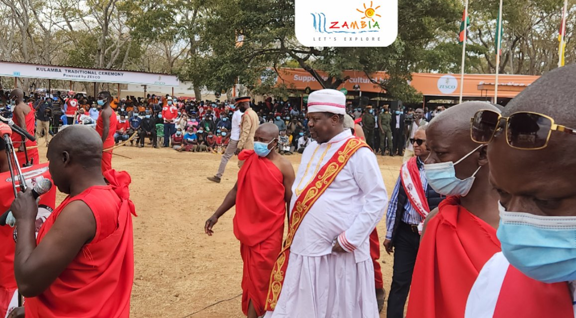 TourismZambia's tweet photo. During #Kulamba, chiefs & attendees present gifts to Kalonga Gawa Undi. He redistributes the excess to areas within his kingdom which experience poor harvests
Minister of Tourism Hon. Rodney Sikumba @SikumbaRodney attended the ceremony & presented his gift to Kalonga Gawa Undi https://t.co/8IaJQe8qaV