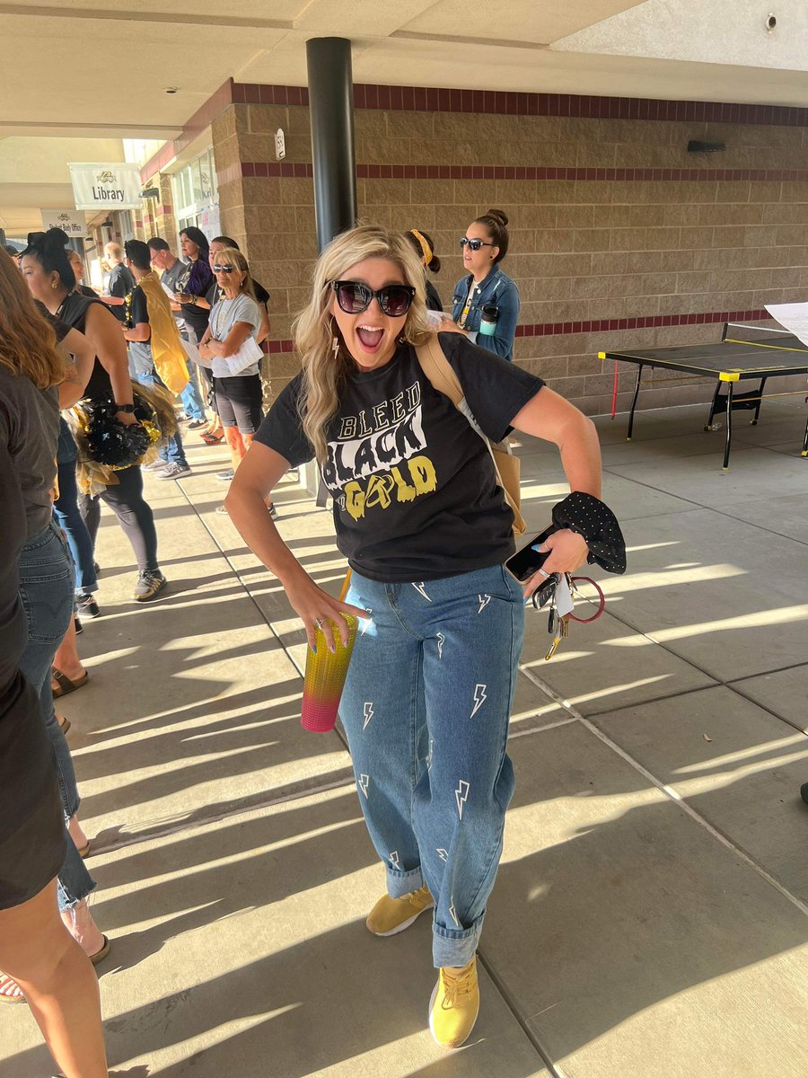 Ms. SnyderBCHS tweet media