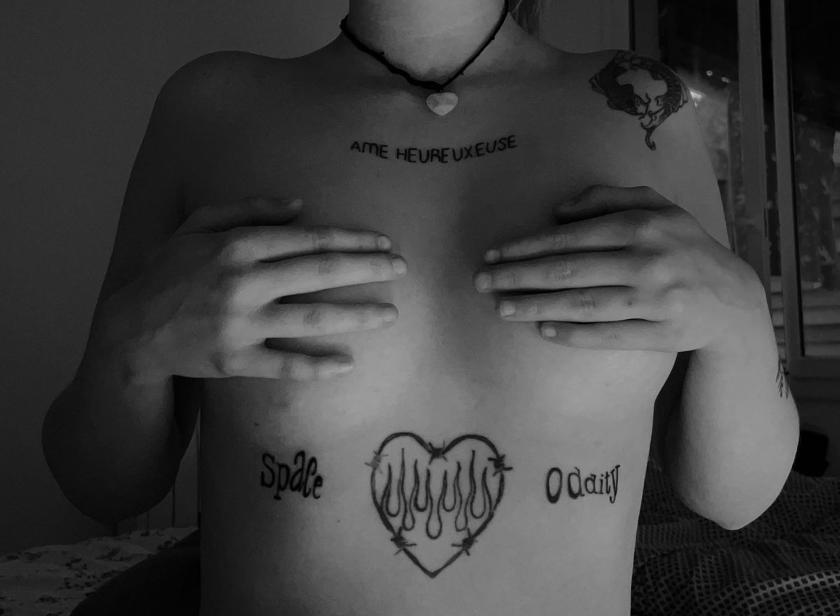 Red_de_toi's tweet photo. Mon nouveau tattoo 
Il te plaît ? 👀
—-
Qui pour m’aider a le rembourser avec achats de photos/video ? https://t.co/qbn8fyIzhM