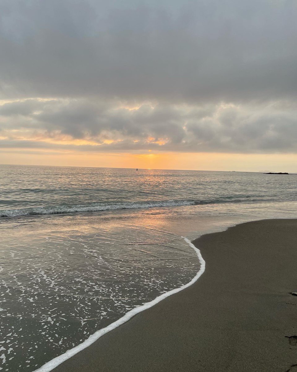 oyajipowers's tweet photo. 今年も夏にお別れ… #sunsetbeach #goodbysummer #akiyabeach #今年も夏にお別れ #秋谷海岸 #つい今しがた https://t.co/y97DYX5VRm