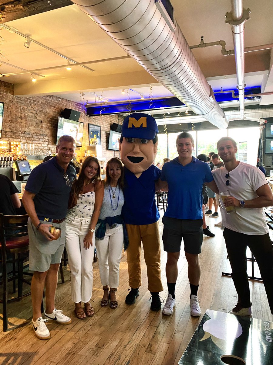 Fatpour Wicker Park tweet media