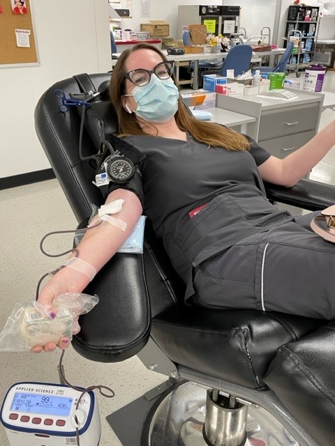 RedCrossNorCal's tweet photo. We're a busy @RedCross region, but don't take our word for it - the numbers speak for themselves. From July 2021 - June 2022 we:
⛑️ Responded to 1,062 disasters, most of these fires
⛑️ Collected 129,155 units of lifesaving blood
⛑️ Trained 60,196 people in First Aid/CPR/AED https://t.co/E77BY6MbVk
