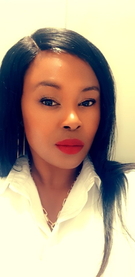DinnyMazibuko's tweet photo. Party for one https://t.co/7WUM1qHlBa