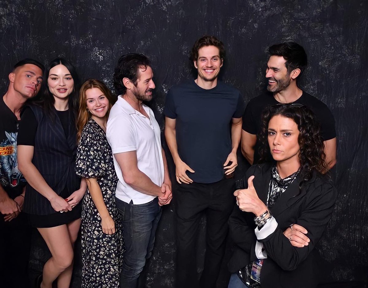 TEENWOLFMTVI's tweet photo. Family ❤️🐺✨.
#TeenWolf #TeenWolfMovie https://t.co/rCbys0jtUC