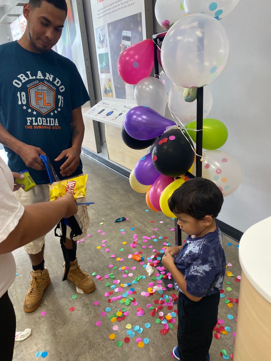 Team_TuVoz's tweet photo. Everyone is having so much fun at our #BacktoSchoolEvent 🎒We have the best promos in town, music and lots of surprises!#BoostNation #TuVozStrong ⁦@joseq_tuvoz⁩ @GoJoeDubbsSPG⁩ ⁦@JayMiglionico⁩ ⁦@BoostMobileSean⁩ ⁦⁦@MarcecoNation⁩ ⁦@BoostMikeNJ https://t.co/pVOu8aVbCr