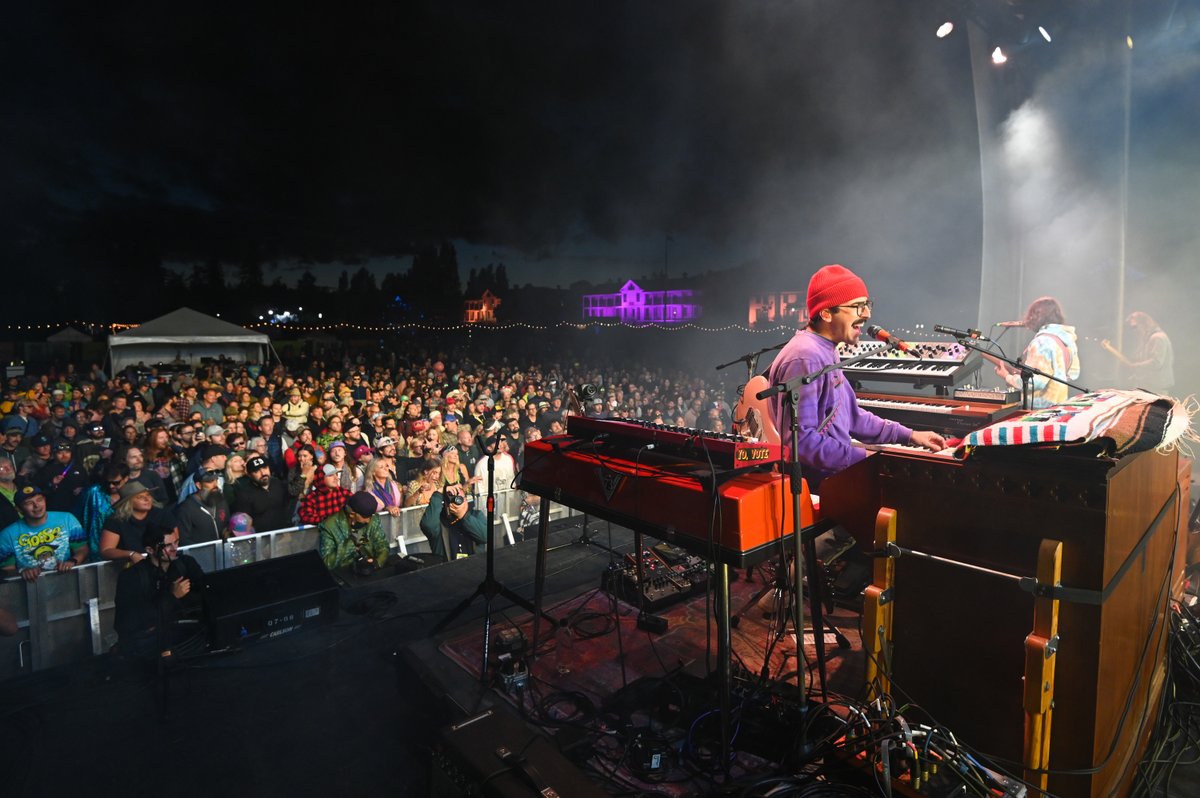 🎶 <a href="/goosetheband/">Goose</a> shut down Day 1⃣ with an incredible performance on the Parade Grounds stage! 🙌

📸 <a href="/PhotoBakery/">Jim Bennett</a> &amp; <a href="/travistrautt/">travis Trautt</a>

#THING2022 #STGPresents