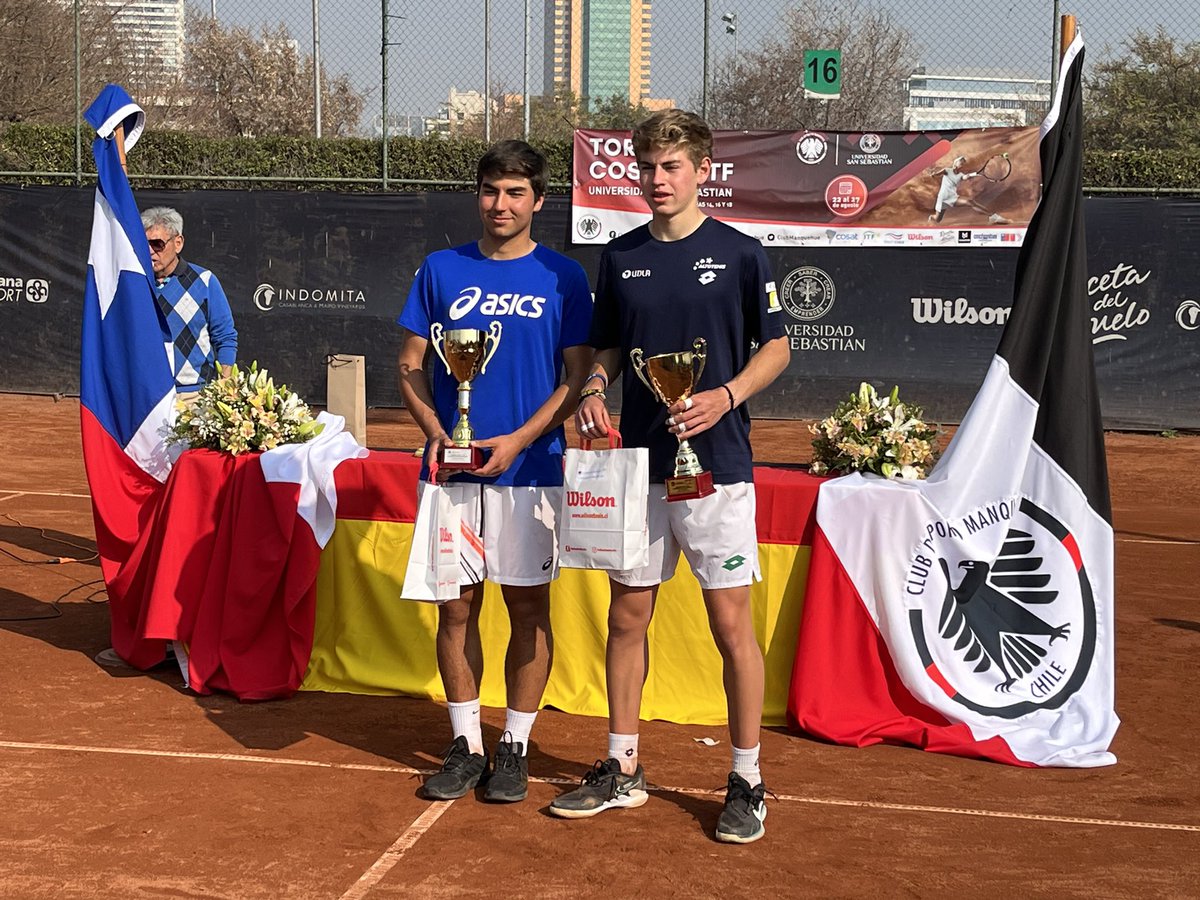 USanSebastian's tweet photo. 👏👏 Felicitaciones a los ganadores y a todos los jóvenes que participaron en la 🏆Copa ITF / Cosat Universidad San Sebastián, que hoy finalizó en @ClubManquehue 🎾🎾🎾 https://t.co/p3DQdTpzC5