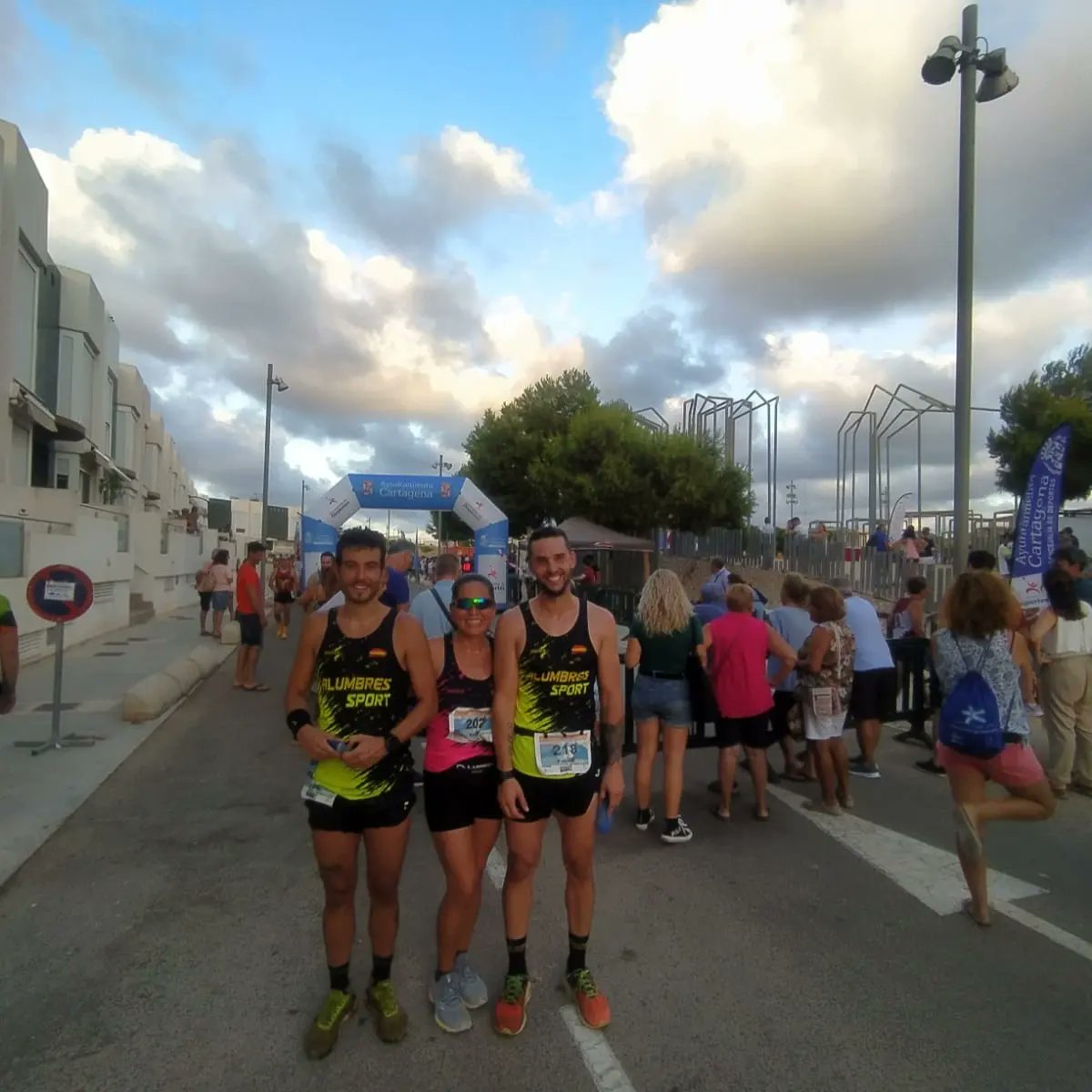 AlumbreSport's tweet photo. Esta tarde hemos estado participando en la Subida a la Fuente del Sapo,🐸 donde nuestros compañeros lo han dado todo,dar la enhorabuena a nuestra compañera #Natalia por el podium conseguido,segunda clasificada de su categoría 👏 https://t.co/B5h7tDr3O3