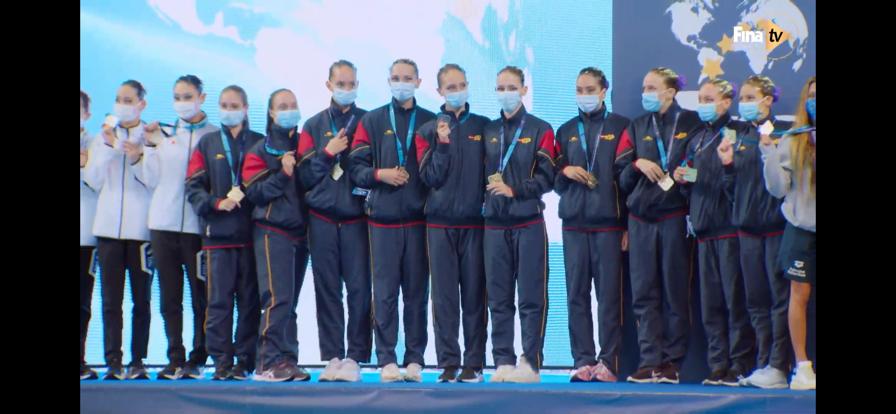 RFEN_Oficial's tweet photo. #Artistica

QUEBEC / Apoteósico final de España: 

🇪🇦🥇Campeonas del Mundo Junior en Equipo Libre. 🥇🇪🇦

¡Felicidades!💙

👉Noticia:
https://t.co/vpuwuo83Vl https://t.co/SLjgjDjHZ6
