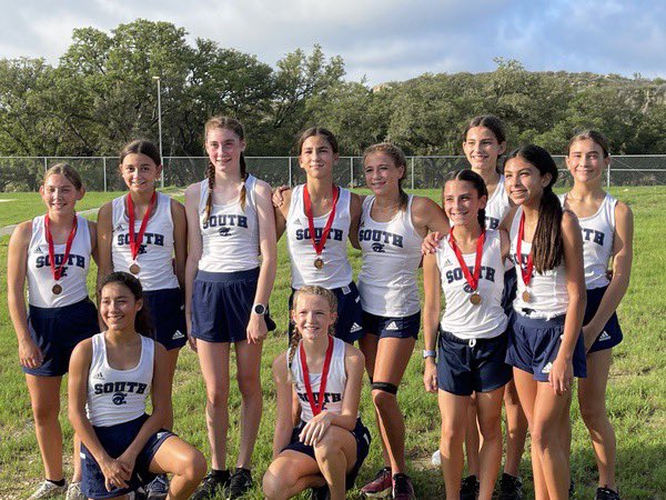 coach_tate's tweet photo. It was great to get out and see our future Charger XC kids from BMSS and Voss! Thank you to Coach Fallon and Pena for investing so much in XC! The future is bright! 😎 @LeechStan @SamChampionHS @ChargerBoosters @TXMileSplit https://t.co/qrUATOfFyE