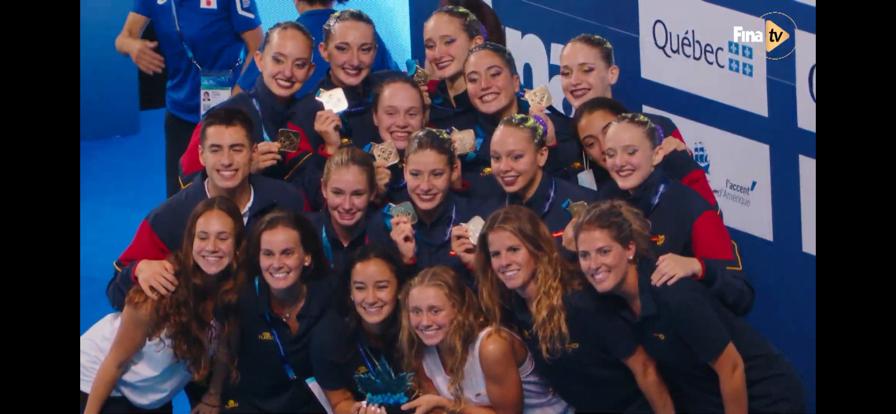 RFEN_Oficial's tweet photo. #Artistica

QUEBEC / Apoteósico final de España: 

🇪🇦🥇Campeonas del Mundo Junior en Equipo Libre. 🥇🇪🇦

¡Felicidades!💙

👉Noticia:
https://t.co/vpuwuo83Vl https://t.co/SLjgjDjHZ6