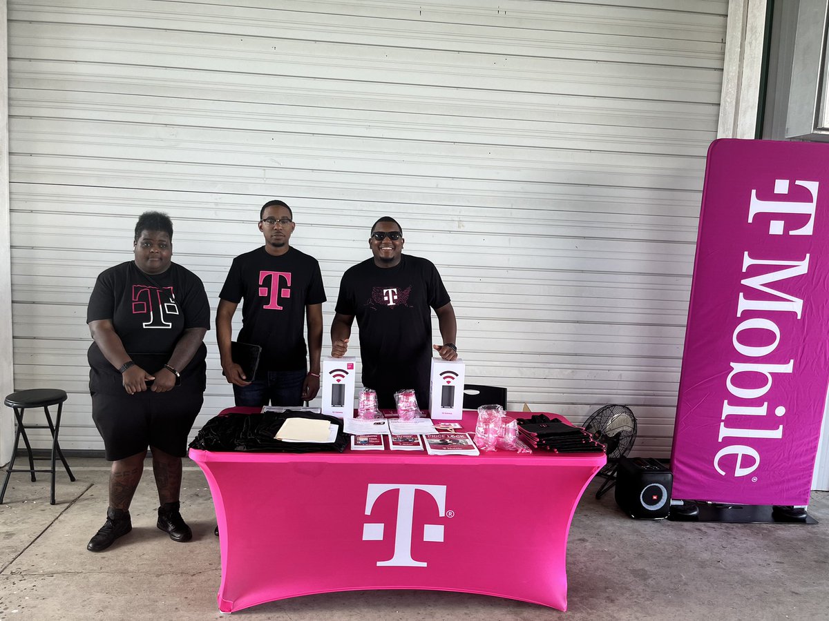 TrellMoneyTrail's tweet photo. Bringing the Magenta Beat to the Isle of Iberia RV Resort’s “Beats on the Bayou”!!! Ready to get these Switch-a-thon appointments! #TMobile #AllIn #BetOnUs @BDerbigny16 @mrsclynn @JohnStevens_ https://t.co/2xqO3nMtSt