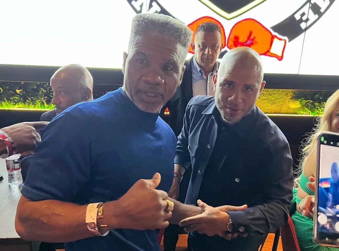 Naricesrotas's tweet photo. Cotto 🤝 Jackson

PD: Es sensacional ver al halcón con el mismo peinado que en los 80. https://t.co/fBYgcPox5J
