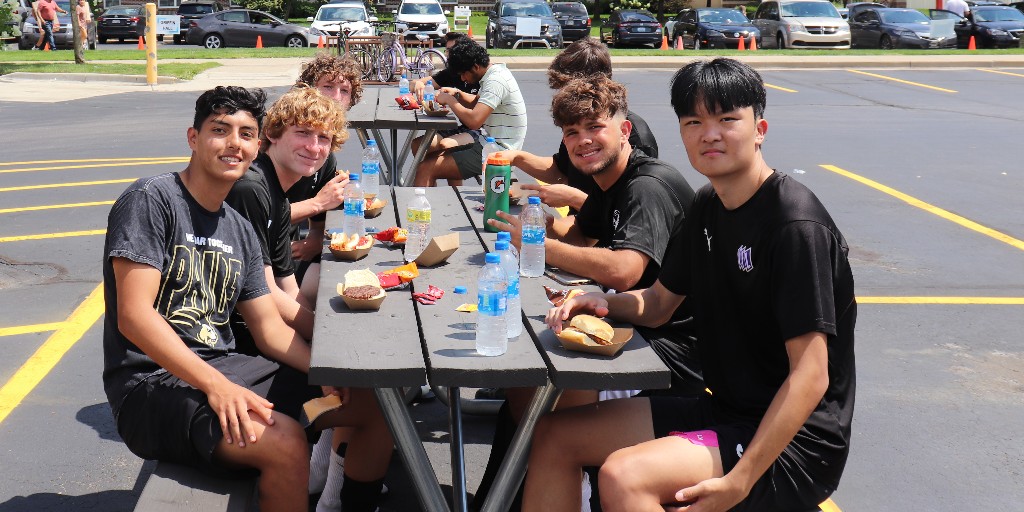 PurdueNorthwest's tweet photo. Last week was our annual Cook Out with a Cop where students and families got to enjoy free grilled food served by our campus police!
#PNWProud https://t.co/yVRLg4Ta6r